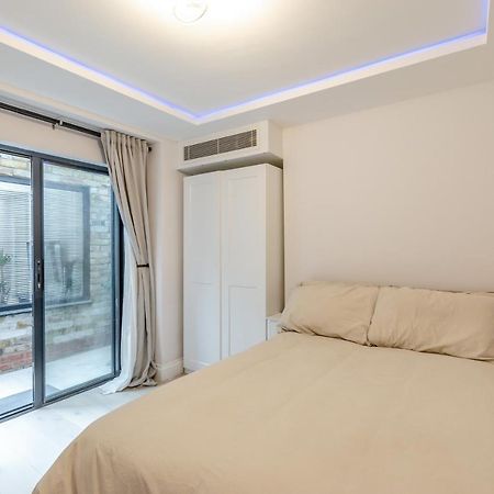 Апартаменты Modern Garden Flat With Private Parking Лондон Экстерьер фото