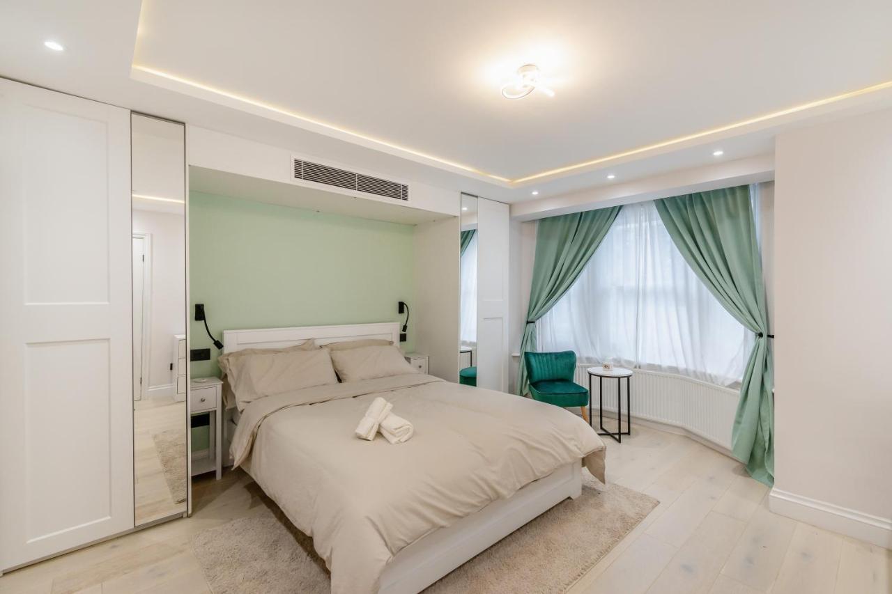 Апартаменты Modern Garden Flat With Private Parking Лондон Экстерьер фото