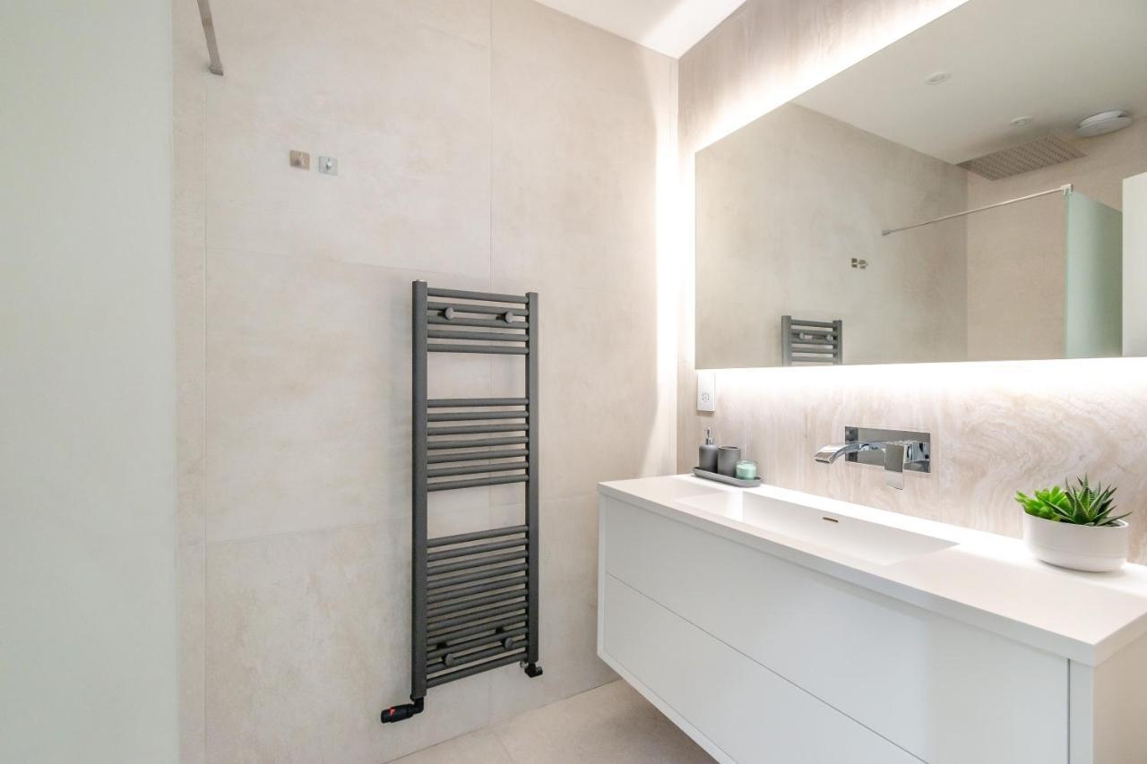Апартаменты Modern Garden Flat With Private Parking Лондон Экстерьер фото