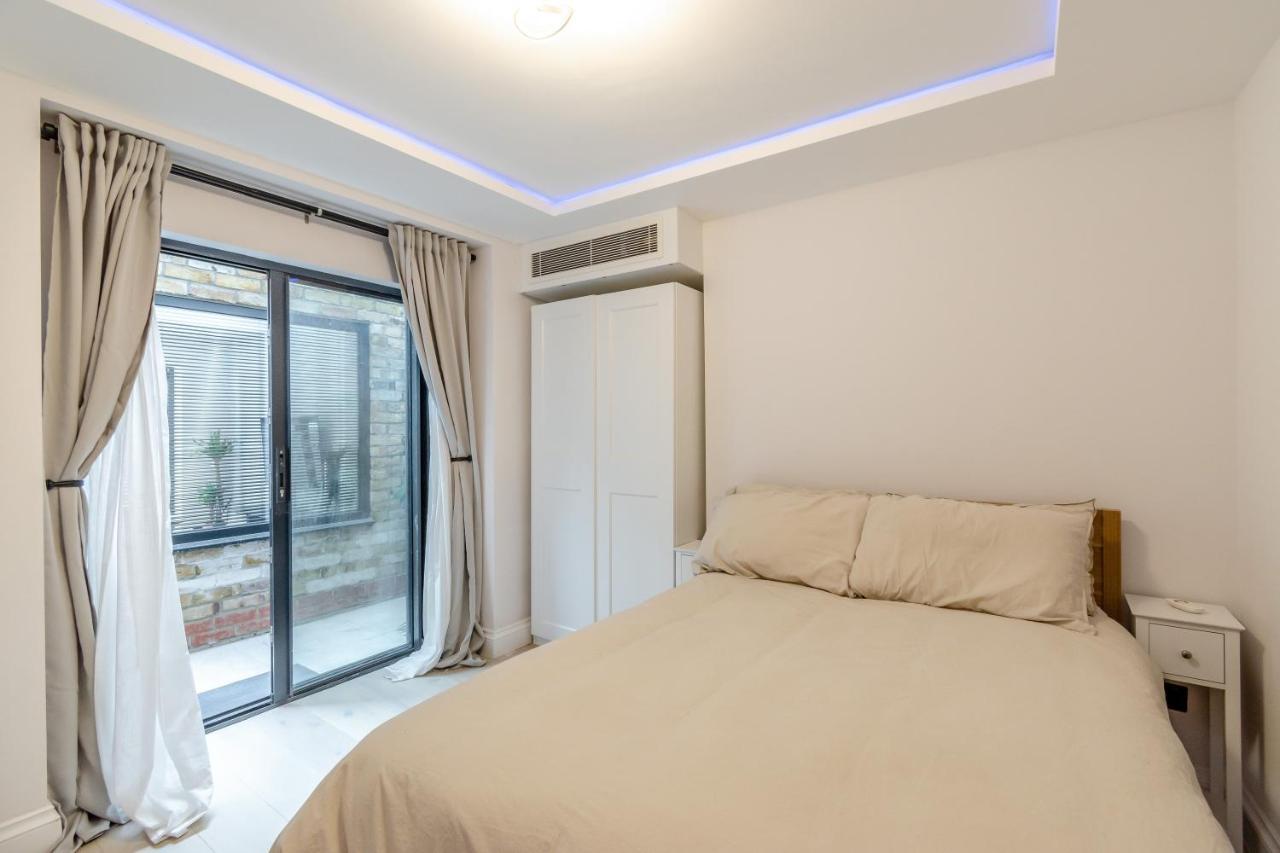 Апартаменты Modern Garden Flat With Private Parking Лондон Экстерьер фото