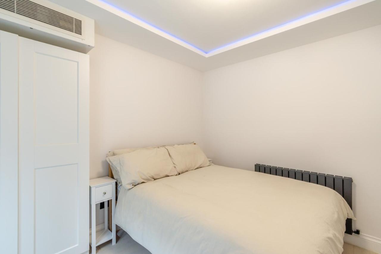 Апартаменты Modern Garden Flat With Private Parking Лондон Экстерьер фото