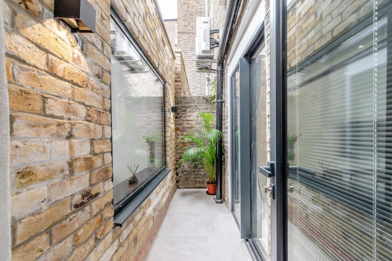 Апартаменты Modern Garden Flat With Private Parking Лондон Экстерьер фото